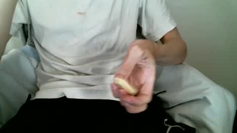 Snapshot of hug_me chatting on 10-28-25, 10:52 Keanu online show from 10-28-25, 10:52