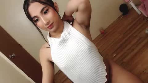 Snapshot of hugeasiancockandrea chatting on 12-26-24, 01:32 drea online show from 12-26-24, 01:32