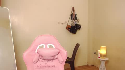 Snapshot of hugeasiancockandrea chatting on 01-02-25, 09:07 drea online show from 01-02-25, 09:07