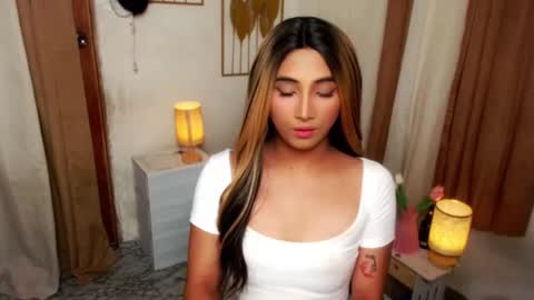 Snapshot of hugeasiancockandrea chatting on 10-27-25, 05:39 drea online show from 10-27-25, 05:39