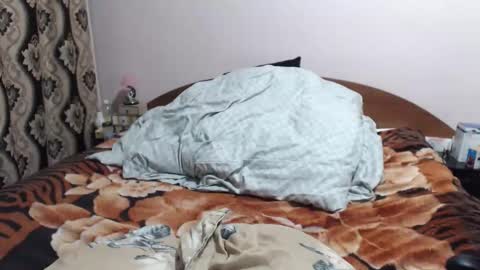 hugeassdevil online show from 10-29-25, 02:52