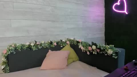 Snapshot of hugeboobserin chatting on 01-23-25, 07:22 Erin online show from 01-23-25, 07:22