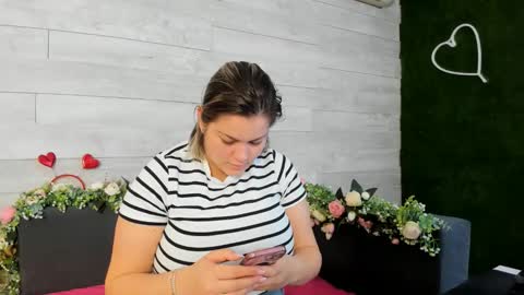 Snapshot of hugeboobserin chatting on 02-21-25, 06:07 Erin online show from 02-21-25, 06:07