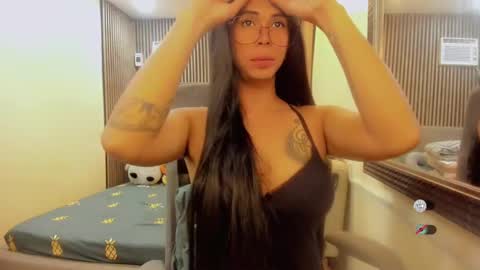 Queen karen grey online show from 12-31-24, 01:08