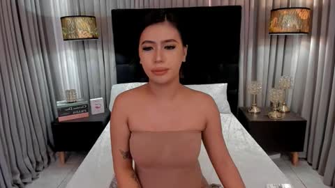 Snapshot of hugeirish2003 chatting on 11-08-25, 03:07 Irish online show from 11-08-25, 03:07