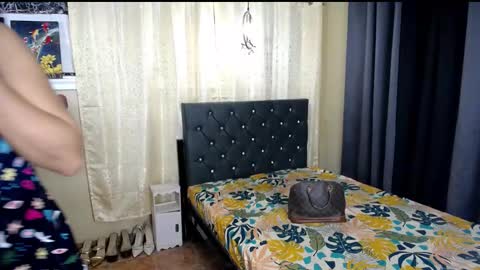 hugejuicyhotdog online show from 11-23-25, 05:24