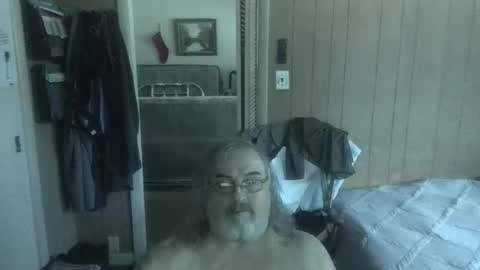 Snapshot of huggybear566 chatting on 06-08-26, 03:23 lonely huggy bear online show from 06-08-26, 03:23