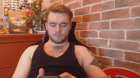 Snapshot of hugo__brad chatting on 01-13-25, 06:38 Hugo online show from 01-13-25, 06:38