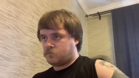 Snapshot of hugo__brad chatting on 02-28-26, 01:45 Hugo online show from 02-28-26, 01:45