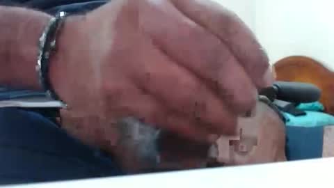 Snapshot of hugo_bulls chatting on 11-22-25, 01:04 HunkyLover online show from 11-22-25, 01:04