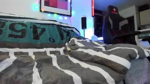 Snapshot of hugolandcam chatting on 12-25-24, 03:49 Hugo online show from 12-25-24, 03:49