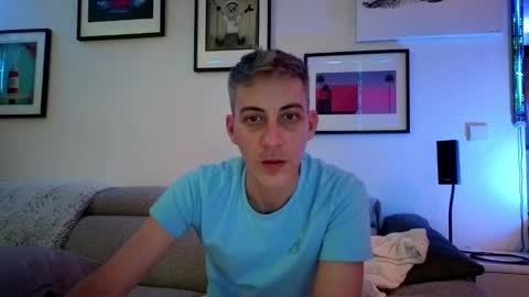 Snapshot of hugolandcam chatting on 01-11-25, 08:54 Hugo online show from 01-11-25, 08:54