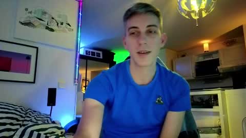 Snapshot of hugolandcam chatting on 01-14-25, 09:30 Hugo online show from 01-14-25, 09:30