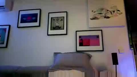 Snapshot of hugolandcam chatting on 02-01-25, 04:54 Hugo online show from 02-01-25, 04:54