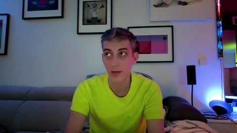 Snapshot of hugolandcam chatting on 02-02-25, 09:02 Hugo online show from 02-02-25, 09:02