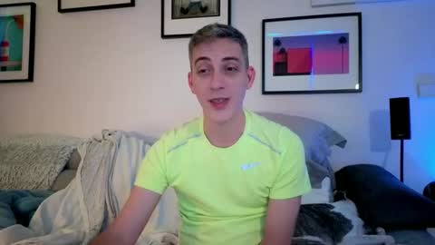 Snapshot of hugolandcam chatting on 02-17-25, 09:08 Hugo online show from 02-17-25, 09:08