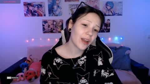 Snapshot of hugomin chatting on 12-27-24, 01:53 HugoMin online show from 12-27-24, 01:53