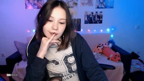 Snapshot of hugomin chatting on 01-05-25, 03:53 HugoMin online show from 01-05-25, 03:53