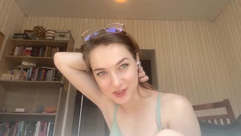Snapshot of huirhinehart chatting on 07-13-26, 11:35 Lei online show from 07-13-26, 11:35