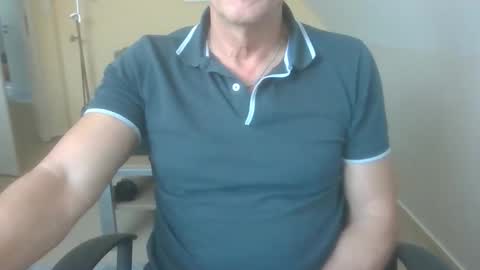 hundeleine online show from 11-04-25, 10:03