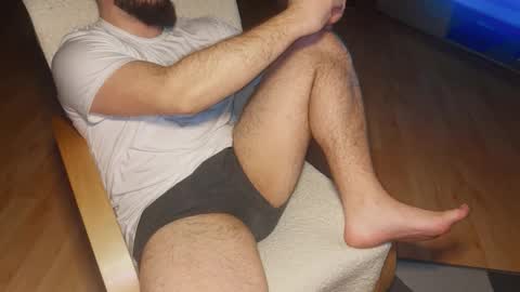 Snapshot of hundick696 chatting on 11-17-25, 04:13 hundick696 online show from 11-17-25, 04:13