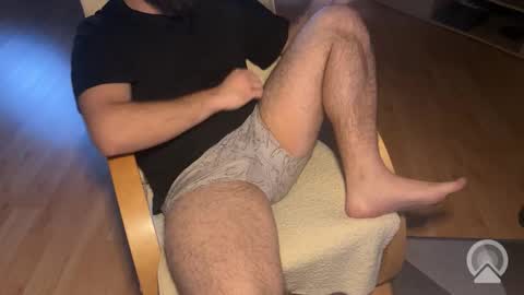 Snapshot of hundick696 chatting on 11-30-25, 01:48 hundick696 online show from 11-30-25, 01:48