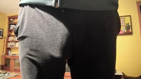 Snapshot of hung_hot_fit10 chatting on 12-21-24, 12:20 Big uncut cock dripping online show from 12-21-24, 12:20