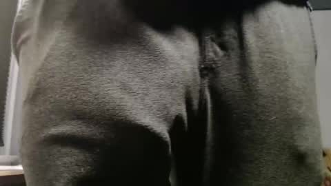 Snapshot of hung_hot_fit10 chatting on 11-13-25, 01:59 Big uncut cock dripping online show from 11-13-25, 01:59