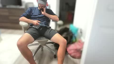 Snapshot of hungbistud916 chatting on 12-05-25, 06:00 hungbistud916 online show from 12-05-25, 06:00