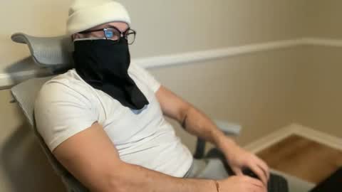 Snapshot of hungbwc9in chatting on 12-15-25, 03:33 HungBWC9in online show from 12-15-25, 03:33