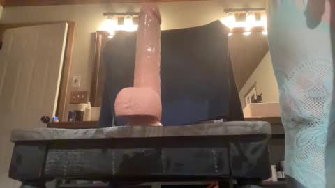 Snapshot of hungcoboy chatting on 03-12-26, 04:18 HungSlut online show from 03-12-26, 04:18