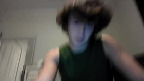 Snapshot of hunglikecrazyy chatting on 12-17-25, 05:35 Tyler online show from 12-17-25, 05:35