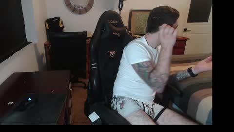 hungmtnman2256 online show from 04-01-26, 05:08