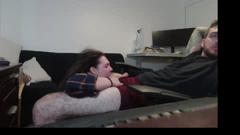 hungmtnman2256 online show from 04-28-26, 04:28