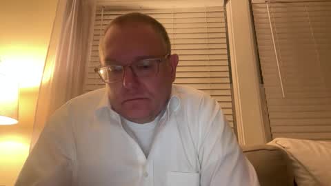Snapshot of hungron9 chatting on 03-06-26, 12:01 AARON online show from 03-06-26, 12:01