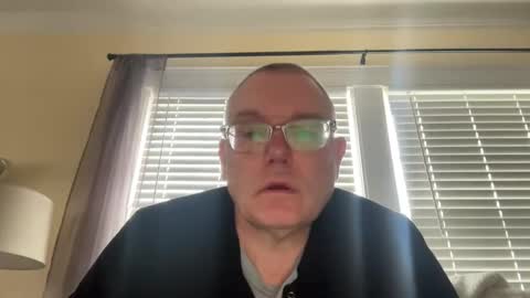 Snapshot of hungron9 chatting on 03-07-26, 03:42 AARON online show from 03-07-26, 03:42