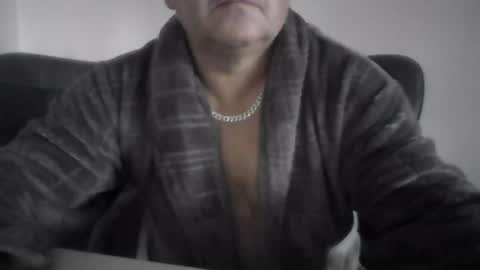 Snapshot of hungry_for_you_74 chatting on 07-08-26, 03:44 hungry_for_you_74 online show from 07-08-26, 03:44