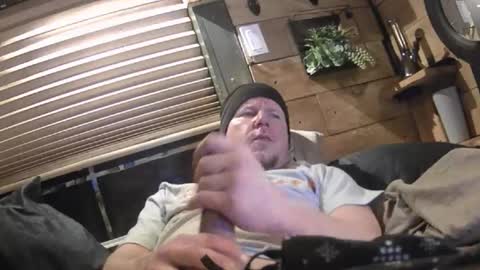 HuingsingleDad79 online show from 12-18-24, 07:47