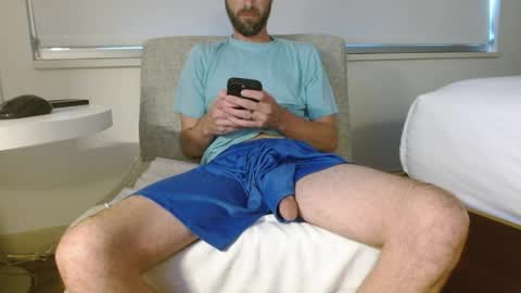 Snapshot of hungslim8inch chatting on 05-14-26, 11:33 King Hungslim online show from 05-14-26, 11:33