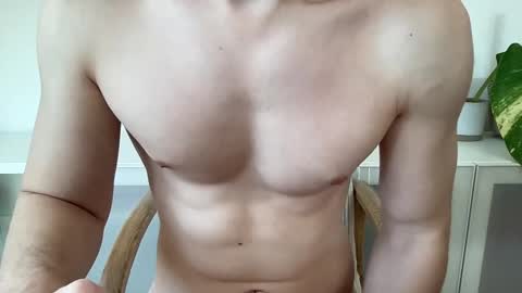 Snapshot of hungwank95 chatting on 03-08-25, 09:50 hungwank95 online show from 03-08-25, 09:50