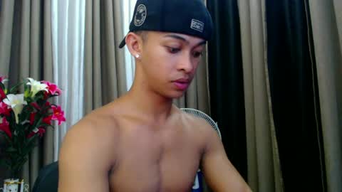 Snapshot of hunk_edward chatting on 06-30-26, 11:33 hunk_edward online show from 06-30-26, 11:33