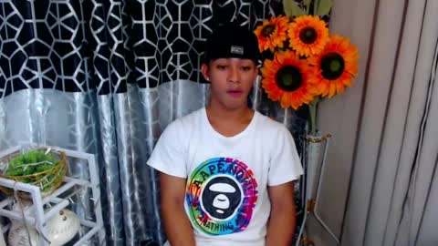 Snapshot of hunk_edward chatting on 07-07-26, 06:16 hunk_edward online show from 07-07-26, 06:16