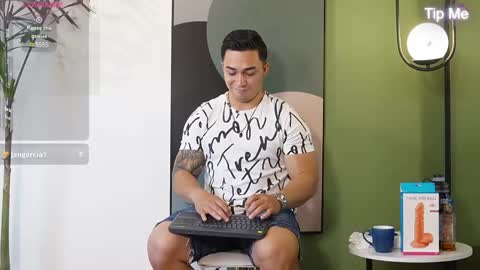 hunk_ryan online show from 02-13-25, 12:21