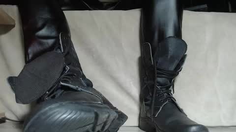 Snapshot of hunkytime chatting on 05-12-26, 06:16 I AM NOT A DIRECTOR I AM THE BOSS KINGDADDYSIRSTR8ALPHAMASTER online show from 05-12-26, 06:16