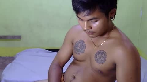 Snapshot of hunkyzeus chatting on 10-14-25, 02:40 hunkyzeus online show from 10-14-25, 02:40