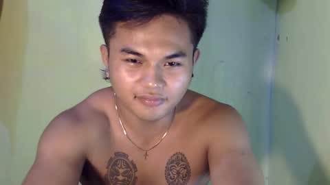 Snapshot of hunkyzeus chatting on 10-23-25, 04:28 hunkyzeus online show from 10-23-25, 04:28