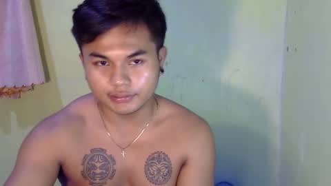 Snapshot of hunkyzeus chatting on 10-25-25, 10:45 hunkyzeus online show from 10-25-25, 10:45