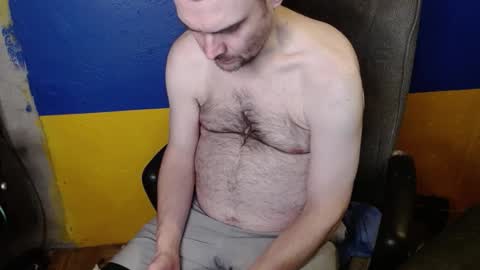 Snapshot of huskyguy chatting on 12-30-24, 05:04 Huskyguy online show from 12-30-24, 05:04