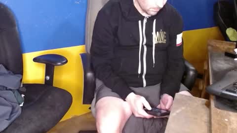 Snapshot of huskyguy chatting on 02-08-26, 05:11 Huskyguy online show from 02-08-26, 05:11