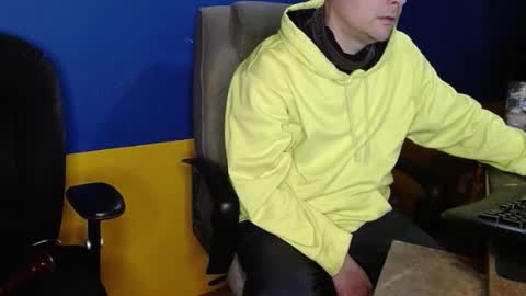 Snapshot of huskyguy chatting on 02-13-26, 04:08 Huskyguy online show from 02-13-26, 04:08